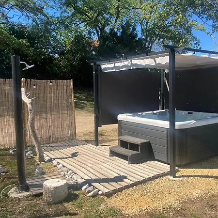 Appartement 30m2 Jacuzzi Privatif Ferme Independante Parking 10min Agen